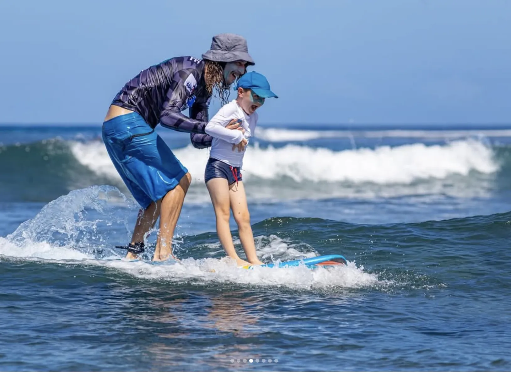 Cours de surf pour enfants à La Réunion avec Zourit École de Surf